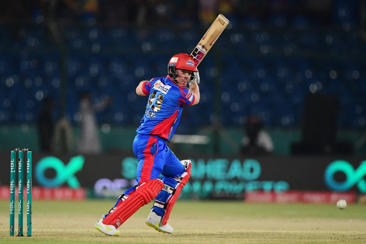 Tim Seifert carves the ball away, Karachi Kings 